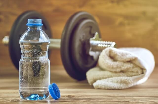 How much water should you drink to gain muscle mass?