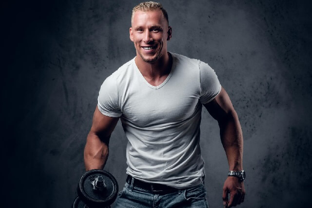 Does testosterone help build muscle?